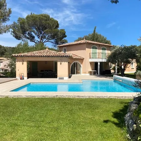 Villa Belle Dans Clos Prive - Raphael Boulouris *