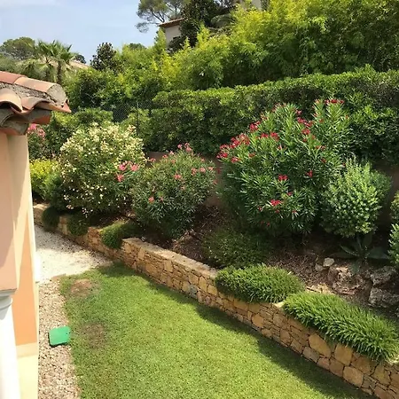 Villa Belle Dans Clos Prive - Raphael Boulouris *